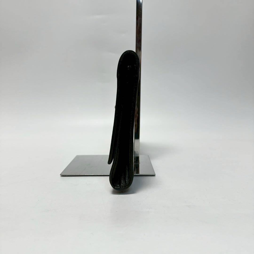 Pochette Yves Saint Laurent Y Line in pelle nera