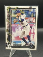 Mookie Betts 2025 Topps Holiday Variation SP Xmas Lights Dodgers H52