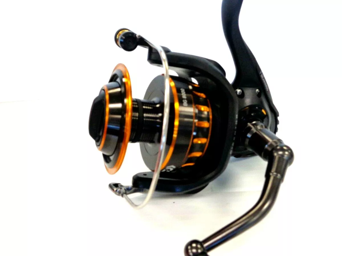 Daiwa BG 8000 Black and Gold Saltwater Spinning Reel BG8000 - NEW