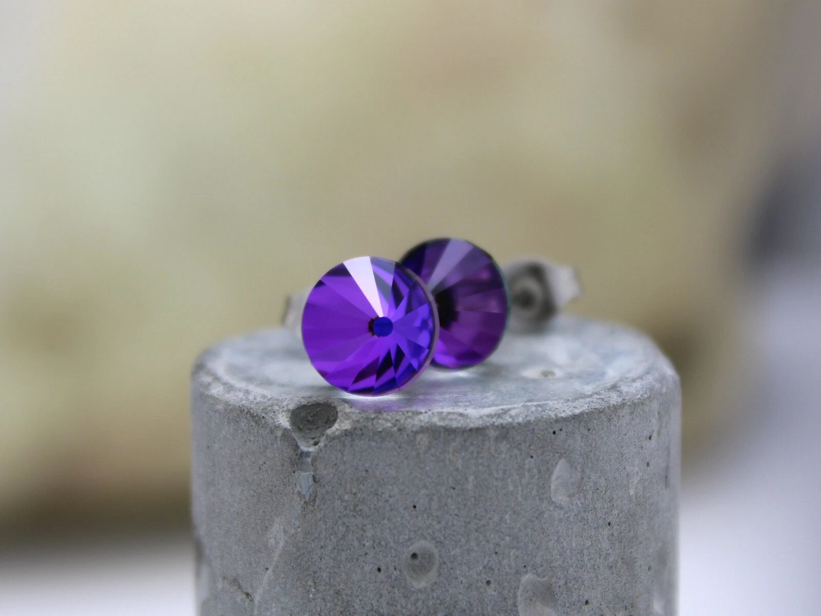 Orecchini a Borchie Roulette Razzo Eliotopo 8mm realizzati con Elementi Cristallo Swarovski