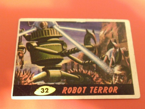 1962 Topps Mars Attacks #32 Robot Terror — Raw