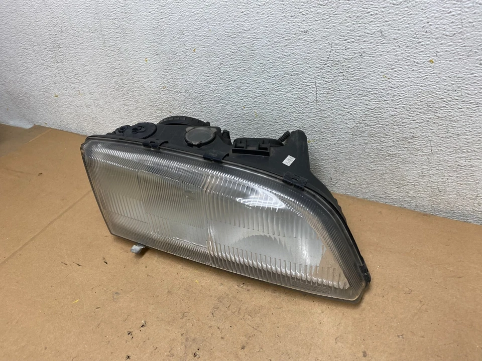 Оригинальная правосторонняя галогенная фара для Volvo S70 C70 V70 1997-2000 годов выпуска под правую руку H5740 - Изображение 2 из 4