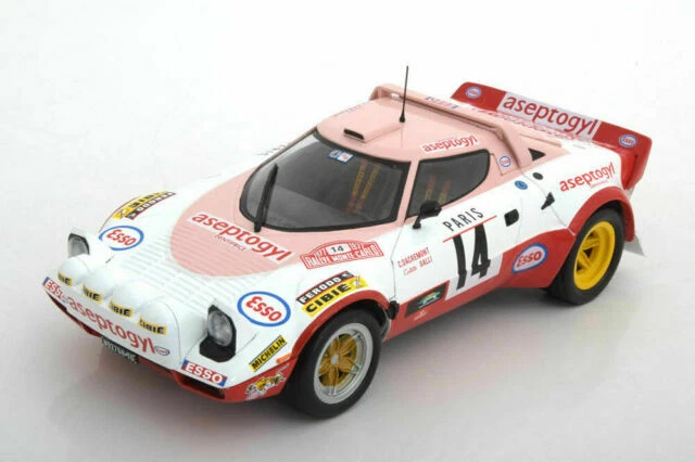 Véhicules miniatures roses Solido