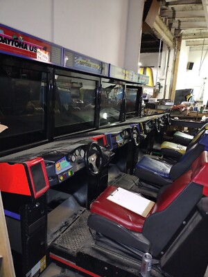 Daytona USA Arcade Game 4 Person, seats move w/air compressor