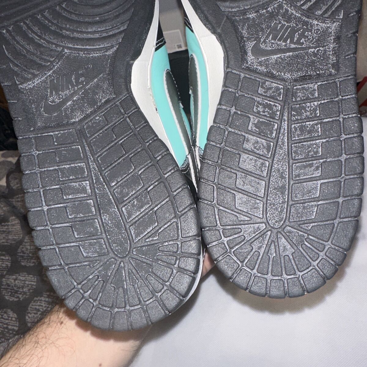 Size 9 - Nike SB Dunk Low Pro x Diamond Supply Co. Tiffany Size 9 - Nike SB Dunk Low Pro x Diamond Supply Co. Tiffany