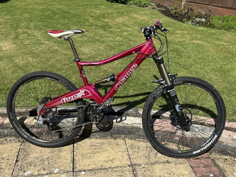 Orange Five, Fox 36 Van Fork, Fox Float Factory Shock, New Shimano XT Brakes