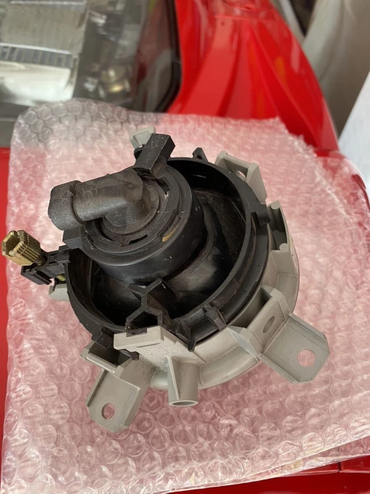 Genuine Ferrari 512 M / Testarossa Fog Lamps – Cornes TR OEM Right only1 - Image 2 of 4