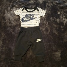 Nike Baby Boy Logo Striped Bodysuit  Pants Set in Black  Gray Newborn
