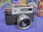 Vintage Yashica J Camera Yashinon 1:2.8 35mm Lens made JAPAN UNTESTED