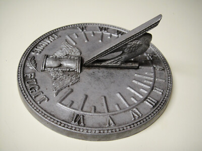 CARSON STATES METAL SUNDIAL BIRD TEMPUS FUGIT HOURGLASS ROMAN NUMERALS 6.5''