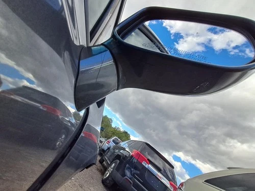 Used Right Door Mirror fits: 2009 Honda Civic Power Sdn 4 Dr 1.8L non-heated bod