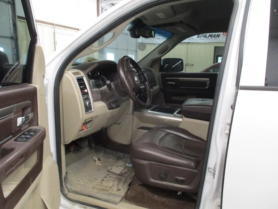 Interruptor de tablero/interior/asiento RAM1500 2015 1689388 Foto 2 de 4
