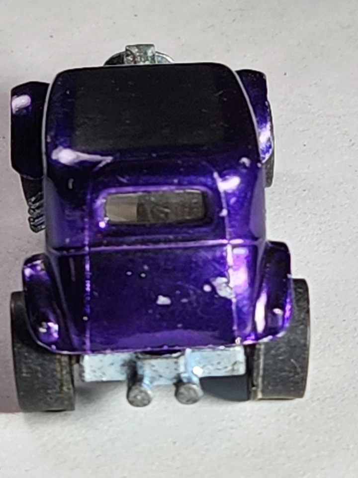 Ford '32 Vicky Vintage Redlines 1968 Hot Wheels púrpura Foto 3 de 4