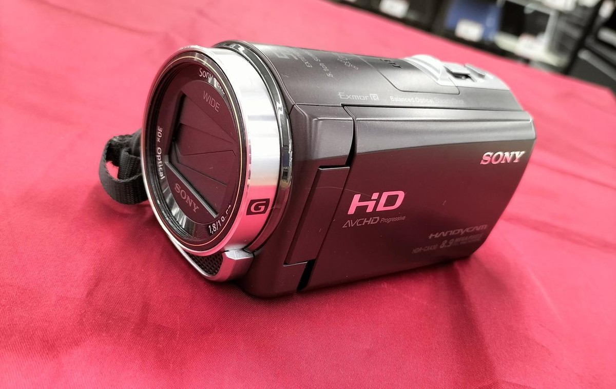SONY ハンディーカム　8.9メガピクセル ソニーHDR-CX430V Amazon.com : Sony HDRCX430V 1080p HD 32GB Flash Memory