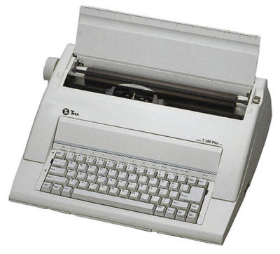 **AKTION** SCHREIBMASCHINE TRIUMPH ADLER TWEN T 180 PLUS