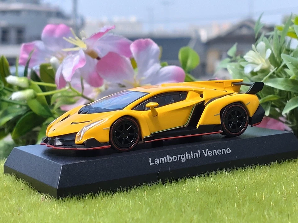 Lamborghini / Veneno / 1/64 Diecast car / Kyosho Foto 3 de 4