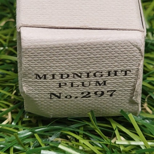BNIB Burberry Kisses Midnighy Plum Sheer Shine 2g / 0.07oz (slight Knicks) - Picture 13 of 24