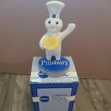 Pillsbury Doughboy Poppin'Fresh 5"figure Holding Pie in box