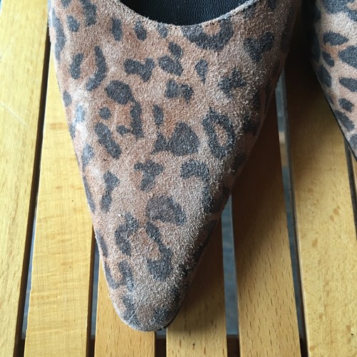 Eslinga trasera Isaac Mizrahi gamuza leopardo talla 10 - Imagen 2 de 6