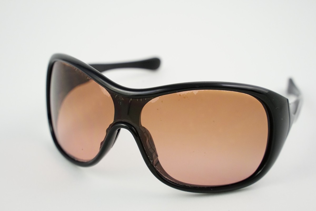 OO9093-06 Oakley Trouble Polished Black / G40 Black Gradient OO9093-06 Oakley Trouble Polished Black / G40 Black Gradient