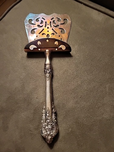 Grande Baroque by Wallace Sterling Asparagus Server Hooded 10"