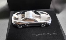 1:43 Porsche 718 Boxster (982) comes with card paperweight Al-Cr alloy model.