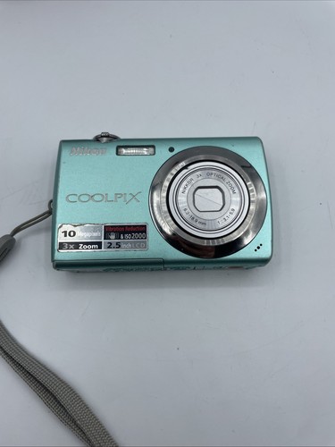 Nikon COOLPIX S220 10.0MP Digital Camera - Aqua green READ DESCRIPTION
