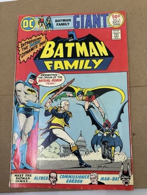 DC Comics Batman Family #1 Giant 1975 First Kiss with Batgirl Robin Black White