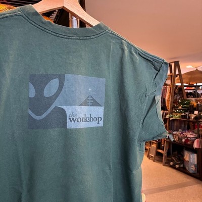 1990s Vintage ALIEN WORKSHOP Muscle Tee Skateboarding Skater Sleeveless T-shirt