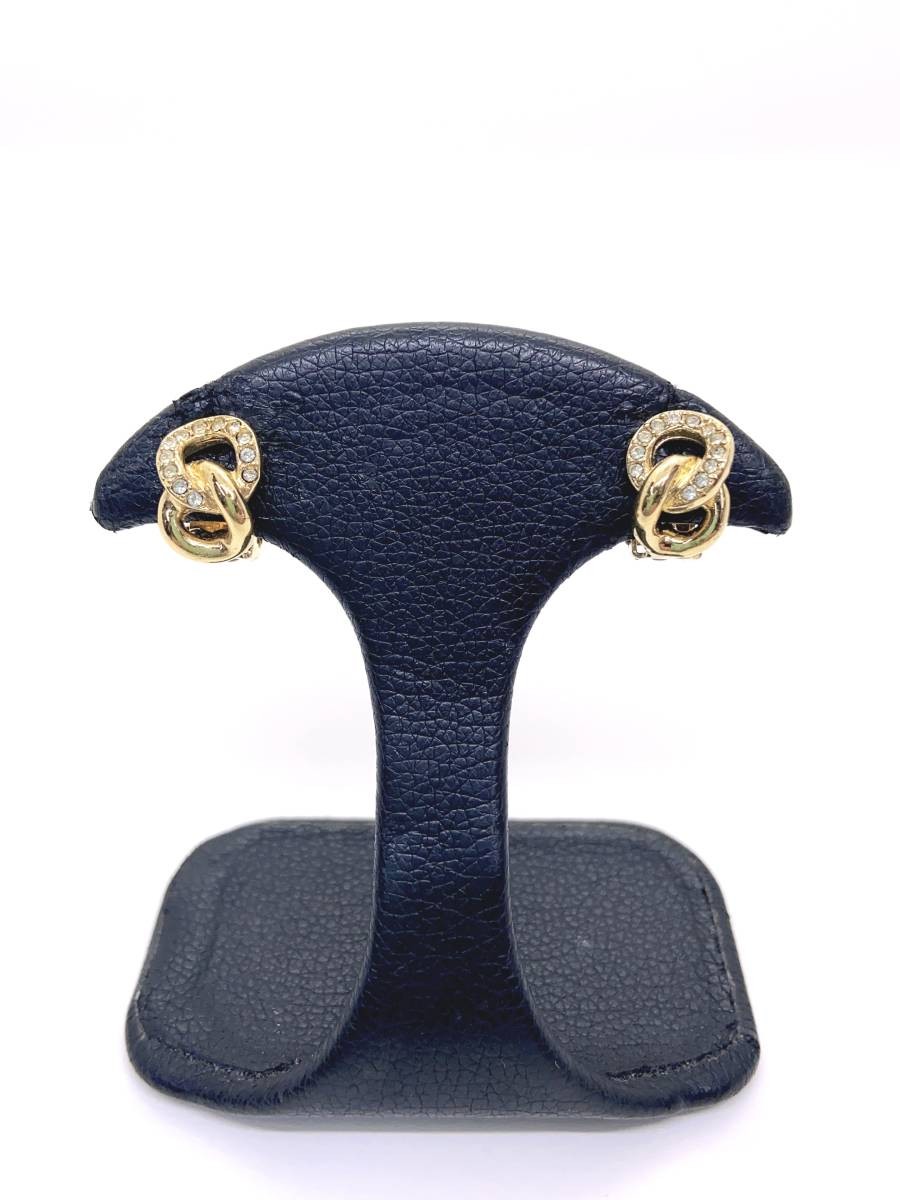 Dior Rhinestone Earrings – Elegant Sparkling Studs for Women