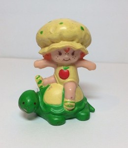 strawberry shortcake miniature figures