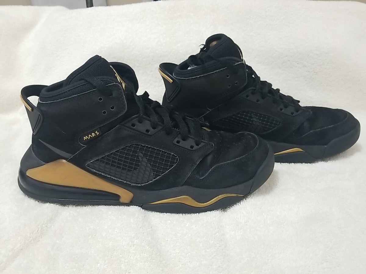 nike jordan mars 270 black gold