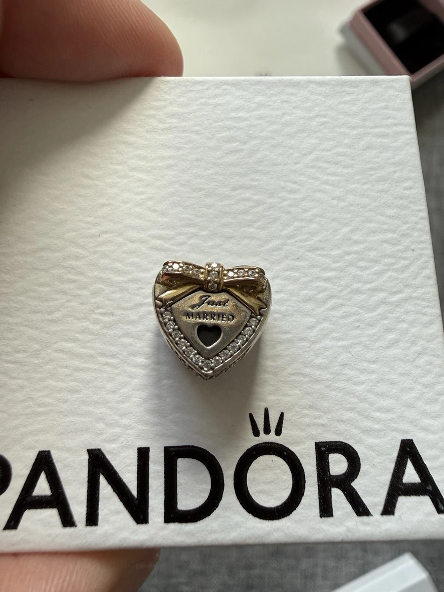 Original PANDORA Just Married Charm mit Box und Tasche. NEU