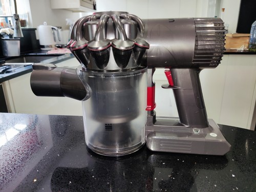 DYSON V6 ANIMAL CORDLESS VACUUM CLEANER INCLUDES MAIN BODY BATTERY BIN FILTER