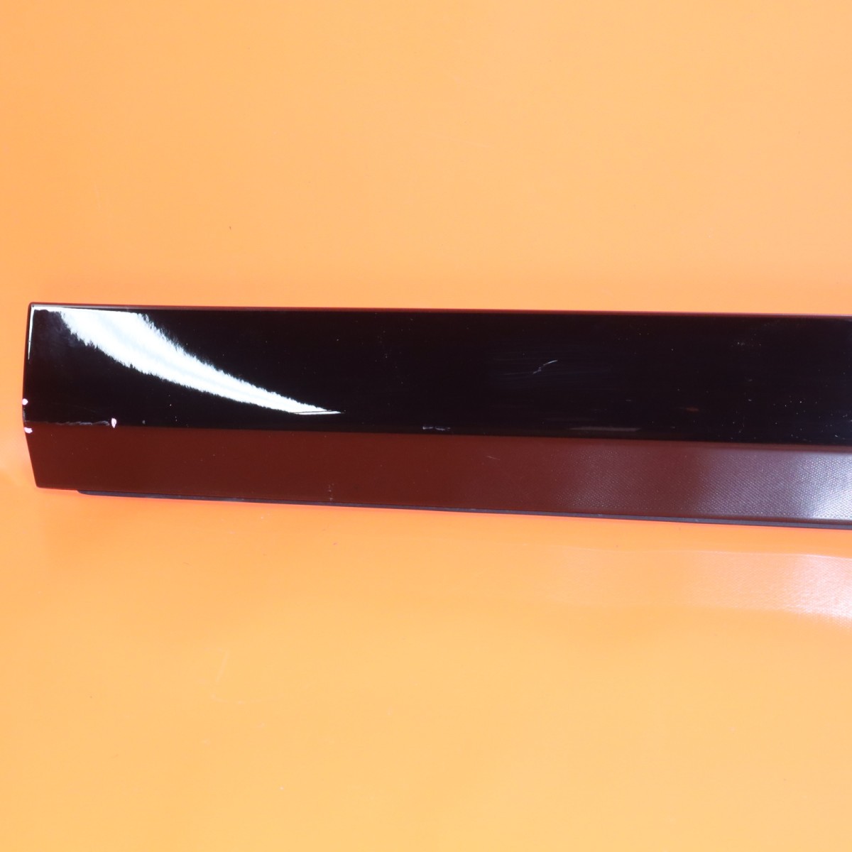Rolls-Royce Cullinan 2025-2026 Front Left Body molding Black