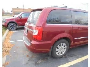 (LOCAL PICKUP ONLY) Windshield Glass With Rain Sensor Fits 10-16 TOWN & COUNTRY Foto 3 de 4