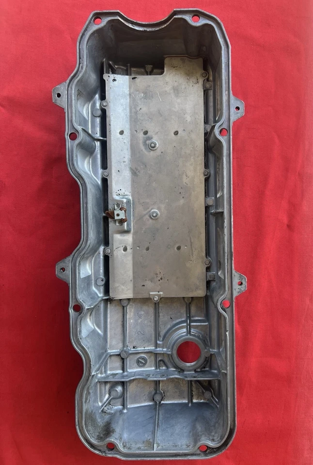 Крышка клапана 1990 1991 1992 Nissan Stanza 2,4 л изготовитель оборудования - Изображение 2 из 4