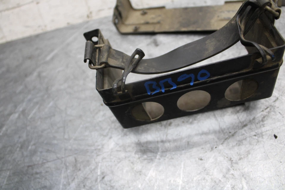 Suzuki GSXR1100W 1993 caja de batería bandeja correa BB46 Foto 2 de 4