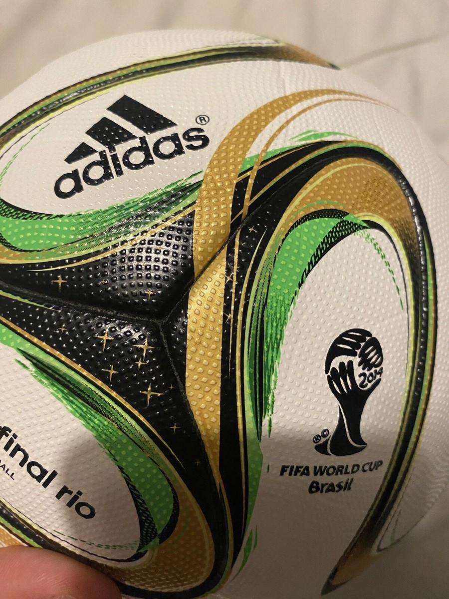 レア　adidas Brazuca 2014 FIFA WORLD CUP adidas Brazuca 2014 FIFA World Cup Final Rio Match Ball - Size 5
