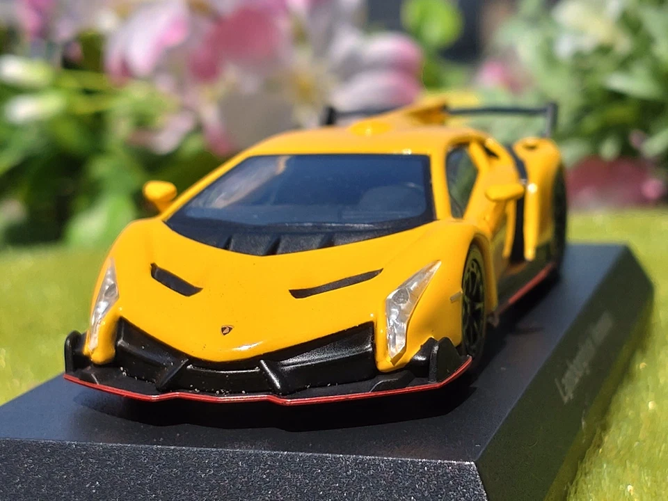 Lamborghini / Veneno / 1/64 Diecast car / Kyosho Foto 4 de 4