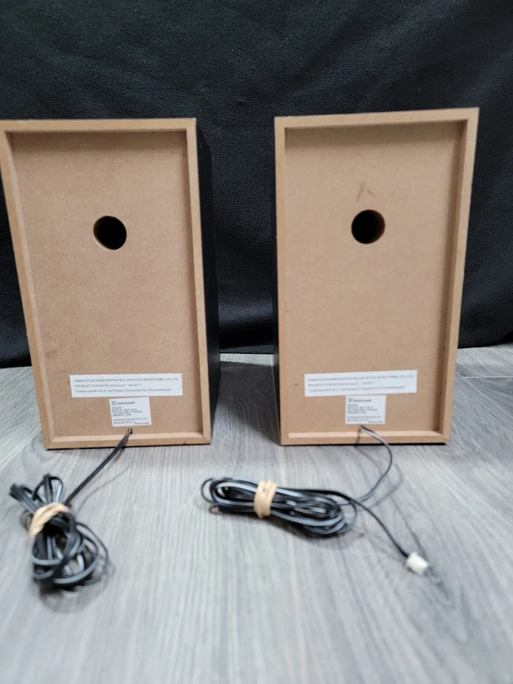 Blackweb BWA17AA010 Bluetooth 3-CD FM Stereo System Without The Remote - Image 3 of 4