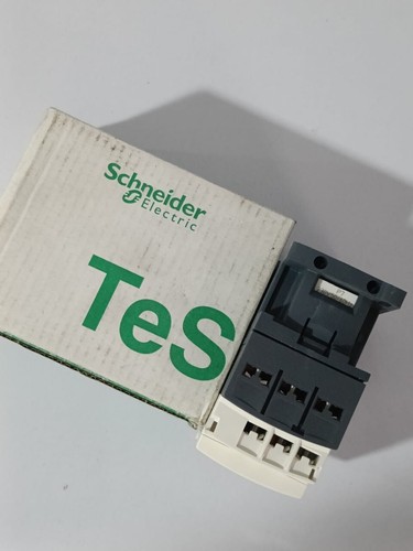 SCHNEIDER ELECTRIC LC1D18 P7 POWER CONTACTOR 18AMP VOLTAGE 220VAC FAST SHIP - Picture 9 of 9