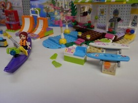 Lego Friends Lot 41099 Heartlake Skate Park & 41315 Surf Shop With instructions