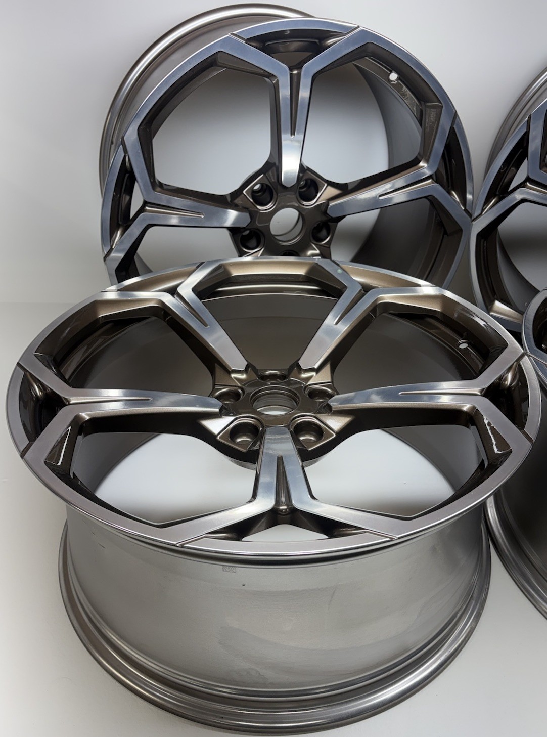 Lamborghini Urus 2019-2026 Wheel Bronze P/N 96729