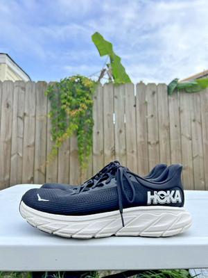 Men s HOKA Arahi 7 Running Shoes Size 10 2E Wide