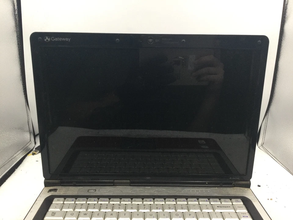 GATEWAY M-6750 - FOR PARTS - INTEL CORE 2 DUO - NO RAM - NO POWER -READ DESC-BB - Image 2 of 4