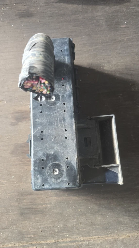 Коробка предохранителей двигателя 1999 Ford Ranger 3,0 л в сборе проверенная оригинальная - Изображение 3 из 4