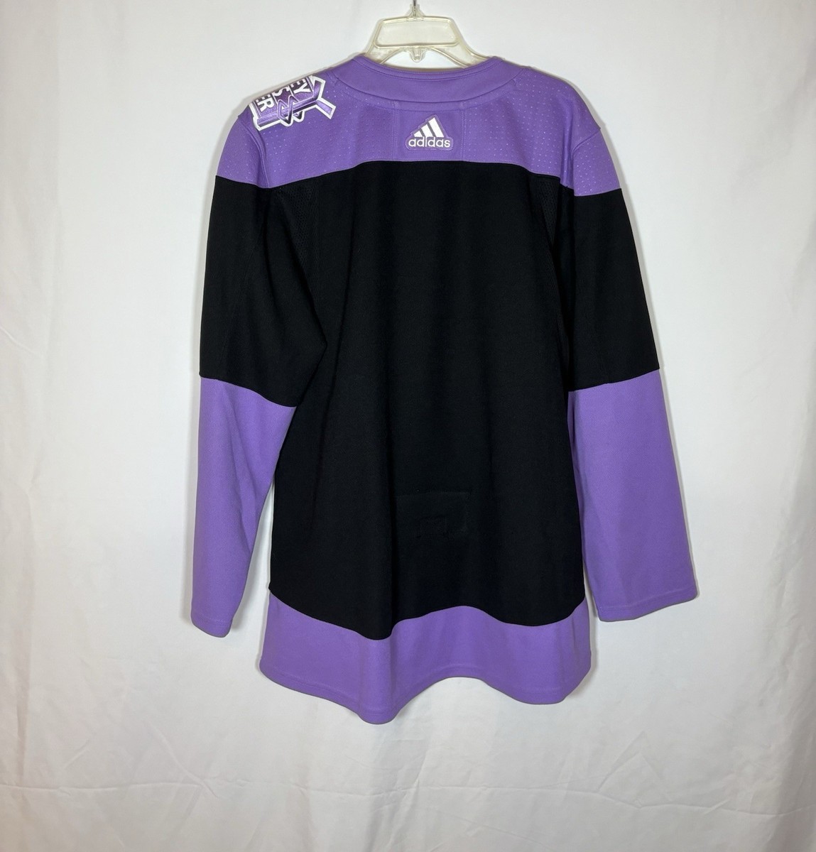 Addias Chicago Blackhawks Hockey Fights Cancer Jersey Size 46