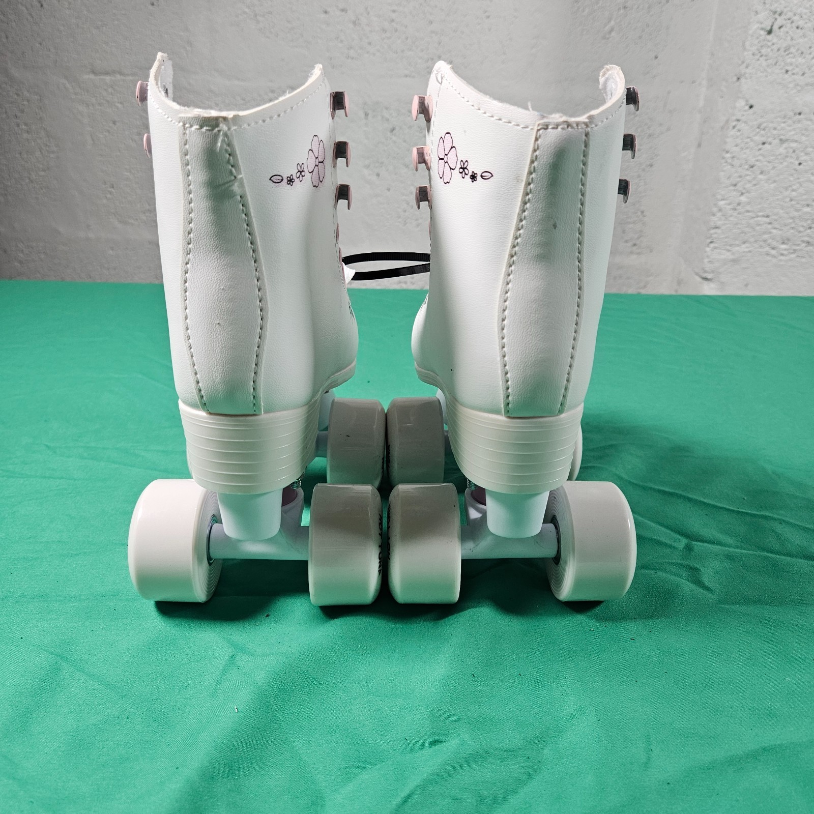 Hot Tuna Kids Roller Skates UK C11 EU 29 White Pink Quad Skates Girls image 5
