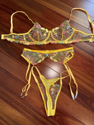 Nuevo conjunto de lencería con patrón floral Moxy talla M T-Back panty, sujetador y liga - Imagen 1 de 3
